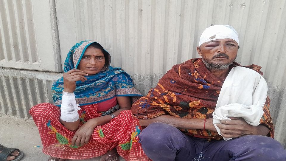 Aligarh News: दो पक्षों में हुई मारपीट, दंपती समेत तीन घायल Fighting broke out between two parties, three injured