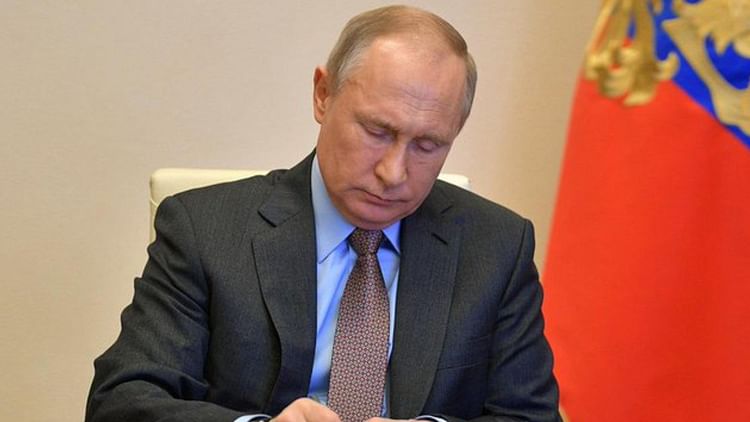 Russia: पुतिन ने नई परमाणु नीति पर किए हस्ताक्षर, बाइडन के फैसले से एटमी जंग के मुहाने पर दुनिया?