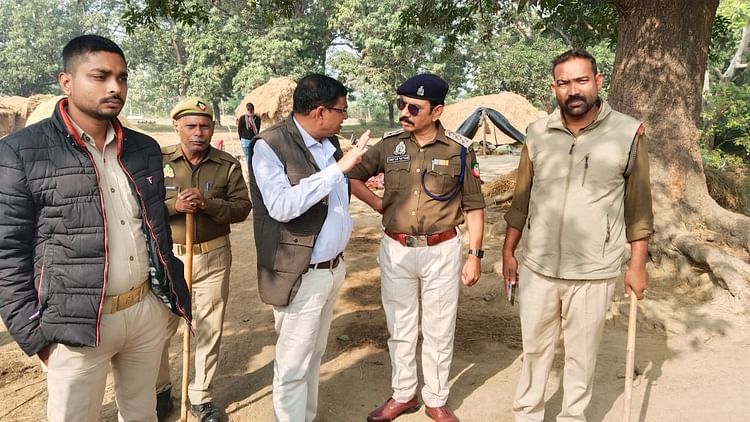 Balrampur: 19 दिन की बच्ची को उठाकर गन्ने के खेत में भाग गया तेंदुआ, वन अधिकारी कर रहे जांच