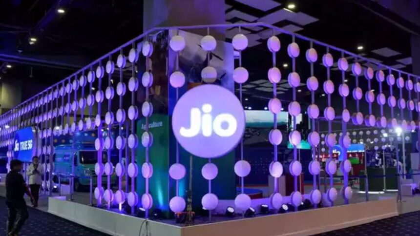 Jio का धमाका, Free में AirFiber होगा इंस्टाल, 13 OTT और 800 चैनल्स का मिलेगा लुत्फ – India TV Hindi