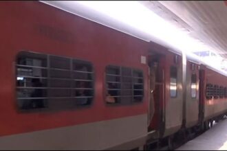 Kanpur: महाकुंभ पर कानपुर से होकर चलेंगी 50 मेमू, यात्रियों को होगी सहूलियत