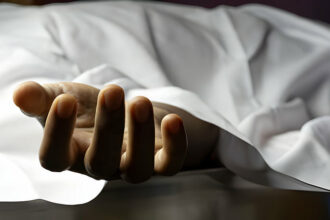 UP: बुलंदशहर खाना खाने के बाद बिगड़ी परिवार के चार लोगों की तबीयत, दादा-पोते की मौत