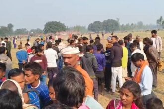 Amethi News: बरात गए युवक का खेत में मिला शव, परिजन बोले- युवक से विवाद हुआ था… बेटे की हत्या की गई