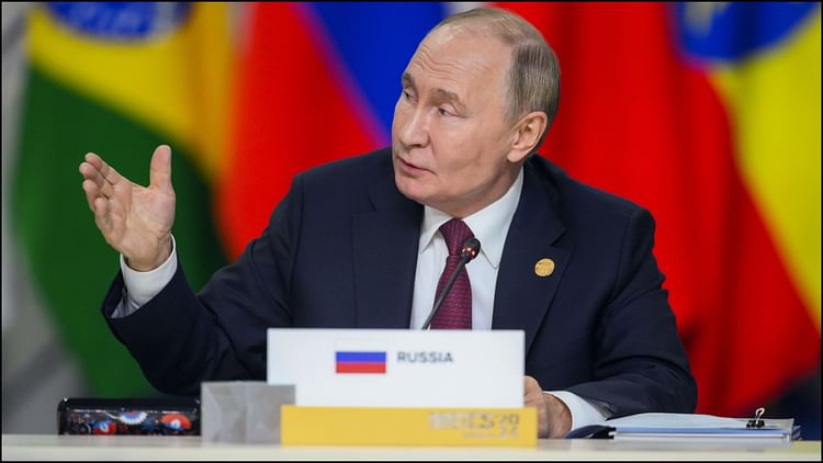 Russia: 500 दिन बाद गाजा से घर लौटे रूसी बंधक, पुतिन ने की मुलाकात; हमास का जताया आभार