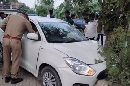 Sitapur News: तेज रफ्तार कार ने बाइक में मारी टक्कर, कथावाचक की मौत… बेटे की हालत नाजुक; लखनऊ रेफर