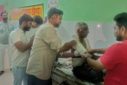 Sitapur News: बाघ ने किसान पर किया हमला… हालत गंभीर, क्षेत्र में फैली दहशत; घरों में दुबकने को लोग मजबूर