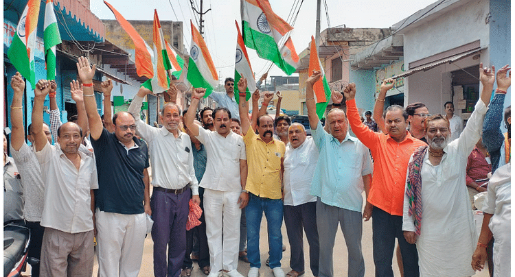 Operation Sindoor: भारत की पाकिस्तान पर एयर स्ट्राइक, वृंदावन में बांटी गईं मिठाई; जानें क्या बोले व्यापारी