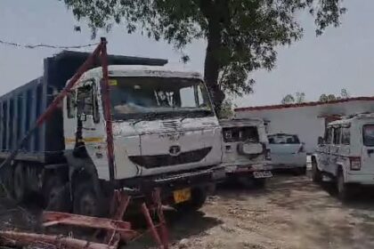 Hamirpur Road Accident: तेज रफ्तार डंपर ने बाइक सवारों को रौंदा, तीन की मौत…नहीं पहने थे हेलमेट, जांच शुरू