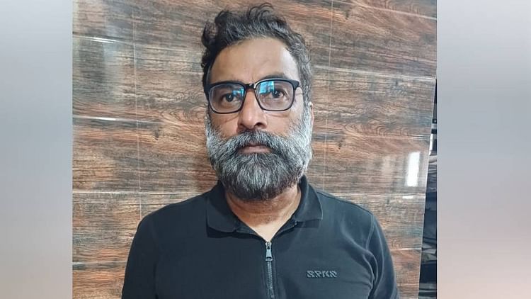 Lucknow News: फर्जी बैनामा करके करोड़ों हड़पने वाले बिल्डर को एसटीएफ ने दबोचा, निदेशक की तलाश जारी