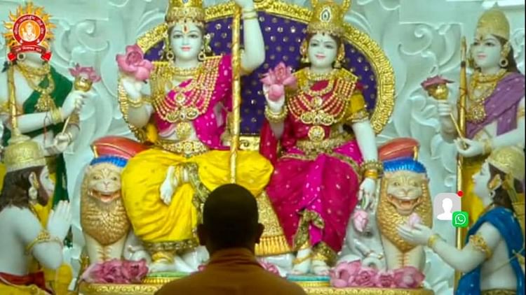 अयोध्या: राम मंदिर में हुई राम दरबार की स्थापना, सीएम योगी ने किया देव विग्रहों का अभिषेक; पहनाए गए आभूषण