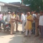 UP News: अराजकतत्वों ने हनुमान मंदिर के पास फेंका मांस का टुकड़ा, लोगों में आक्रोश; पुलिस ने मामला संभाला