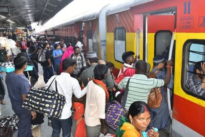 UP News: अमरनाथ यात्रा से पहले जम्मू की ट्रेनें फुल… कई में टिकट बुकिंग बंद, स्पेशल गाड़ियों में लंबी वेटिंग