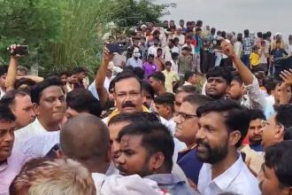 उंटगन नदी हादसा: 13 लोग डूबे, पांच की लाशें मिलीं….भाजपा सांसद चाहर पर भड़के ग्रामीण, मुर्दाबाद के लगाए नारे