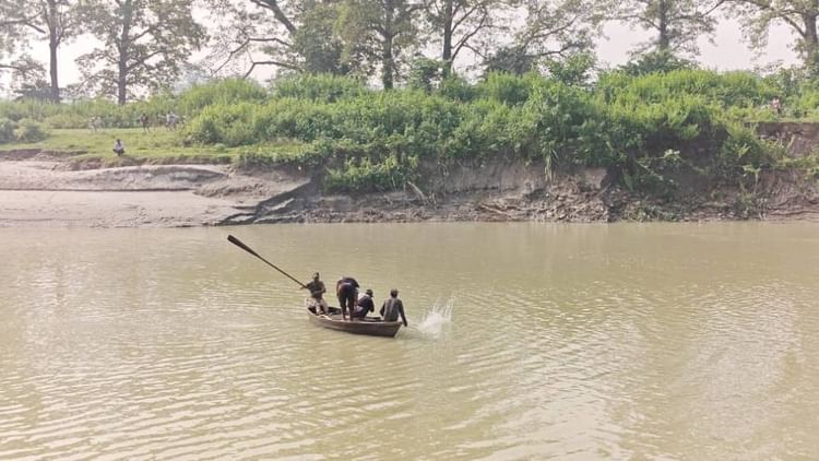 Bahraich News: विश्व डॉल्फिन दिवस पर सरयू नहर में फंसी डॉल्फिन, वन विभाग और WWF की टीम रेस्क्यू में जुटी