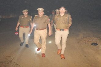 Moradabad Crime News: कंपाउंडर ने युवती से की छेड़खानी…जमकर हंगामा, गर्भवती को चाकू घोंपने वाला पति गिरफ्तार