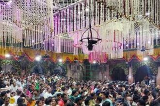 Vrindavan: बांकेबिहारी के भक्त ध्यान दें, इस तारीख से बदल जाएगा मंदिर का समय; ऐसे हो सकेंगे ठाकुरजी के दर्शन