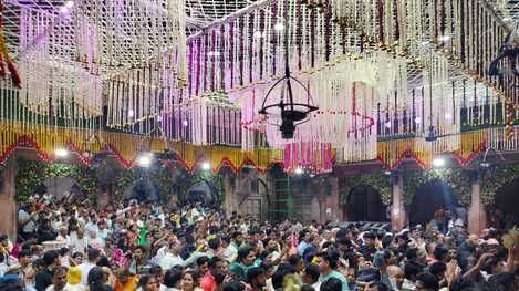 Vrindavan: बांकेबिहारी के भक्त ध्यान दें, इस तारीख से बदल जाएगा मंदिर का समय; ऐसे हो सकेंगे ठाकुरजी के दर्शन