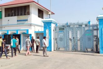 संभल मीट फैक्टरी में छापा: मदरसे में छिपाए दस्तावेज.. दिल्ली में संचालक, टीम ने खतरनाक हालात में की कार्रवाई