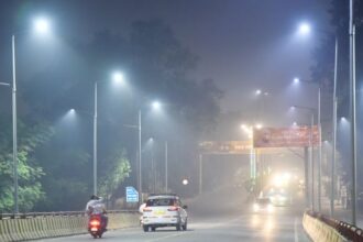 Bareilly AQI: बरेली में दिवाली  पर जमकर हुई आतिशबाजी, शहर के रिहायशी इलाकों की हवा प्रदूषित