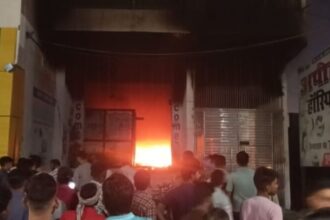 Budaun News: निजी अस्पताल में दीये से लगी आग, मची अफरातफरी, फायर ब्रिगेड ने बुझाई