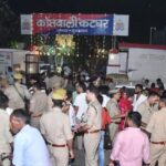 UP: पड़ोसी युवती संग मोमोज खाने गई थी किशोरी, रात में अस्पताल में भर्ती, फिर मौत; परिजन बोले- हत्या हुई है