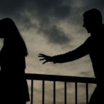 UP: हथेली पर बना है ओम… लिखा है बीकेपी, सेफ्टी गार्ड पर चप्पल के निशान; फ्लाईओवर से फेंककर युवती का कत्ल