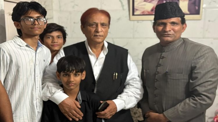 Aligarh: एएमयू में दाखिला से वंचित विद्यार्थियों को जौहर यूनिवर्सिटी में मिलेगा मौका, आजम खान ने किया यह तय