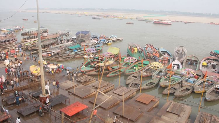 Dev Deepawali 2025: नावों की जांच में 40 में सिर्फ पांच ही चलने योग्य मिलीं, लगाया गया निशान