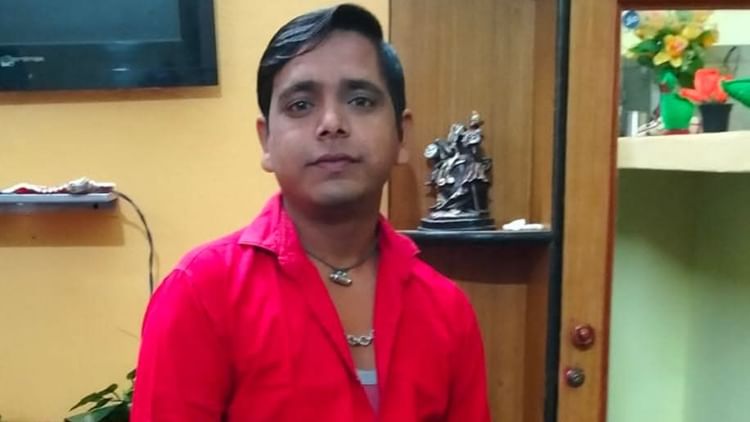 Bareilly News: कमरे में फंदे से लटका मिला युवक का शव, पत्नी और ससुरालवालों पर हत्या का आरोप