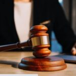 UP : हाईकोर्ट ने जताई आपत्ति- कहा- ट्रायल कोर्ट हिंदी या अंग्रेजी में लिखें फैसले, न हो दोनों का मिश्रण