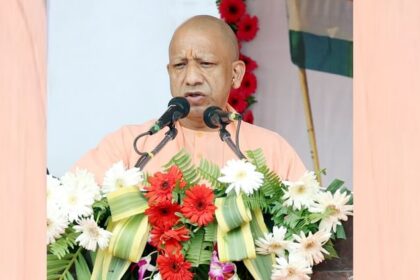 UP: नौ बड़ी इकाइयां करेंगी 10 हजार करोड़ का निवेश, अयोध्या सहित तीन जिलों में 2000 करोड़ की इकाइयां लगेंगी