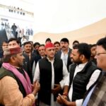 UP News: सपा विधायक सुधाकर सिंह के निधन पर अखिलेश यादव ने जताया शोक, परिजनों से की मुलाकात