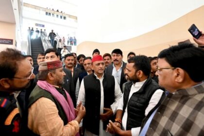 UP News: सपा विधायक सुधाकर सिंह के निधन पर अखिलेश यादव ने जताया शोक, परिजनों से की मुलाकात