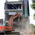 UP: वैध जमीन पर बनाया था अवैध शोरूम… बीडीए ने किया ध्वस्त; भूखंड-भवन खरीदने से पहले जरूर पता करें ये बातें