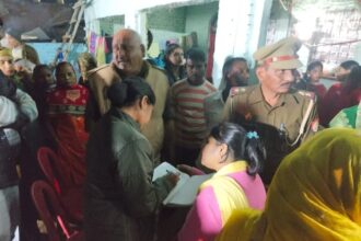 UP: दुल्हन के दरवाजे पर खड़ी महिला को देख उड़े दूल्हे होश, बरातियों संग मौके से हुआ फरार