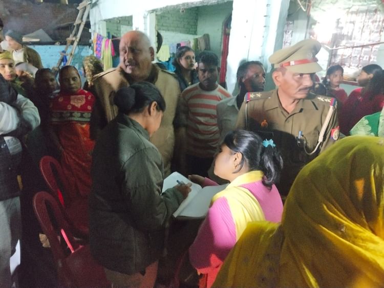 UP: दुल्हन के दरवाजे पर खड़ी महिला को देख उड़े दूल्हे होश, बरातियों संग मौके से हुआ फरार