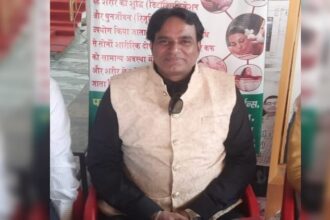 Prayagraj : पार्श्व गायक रवि जैन पहुंचे प्रयागराज, एक गीत को 22 भाषाओं में गाने पर मिली पहचान