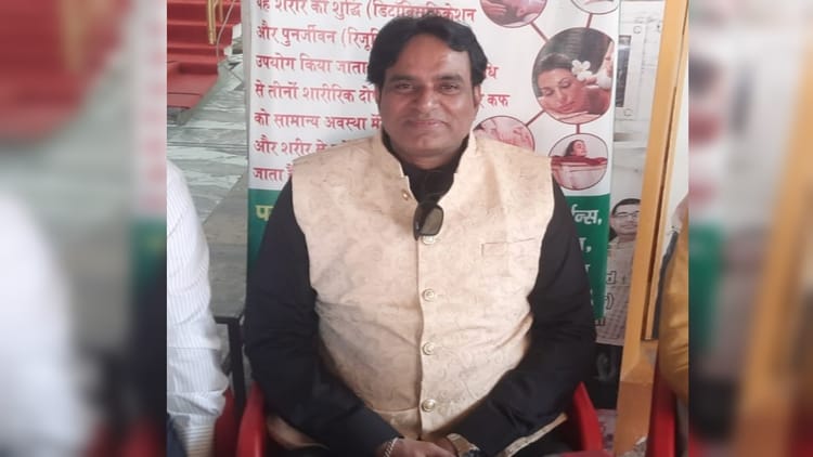 Prayagraj : पार्श्व गायक रवि जैन पहुंचे प्रयागराज, एक गीत को 22 भाषाओं में गाने पर मिली पहचान