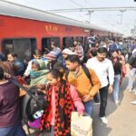 UP News: इंडिगो की उड़ान पर संकट, बरेली होकर चलने वाली बंगलूरू की ट्रेन भी निरस्त, मुंबई की गाड़ियां फुल