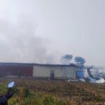बिजनौर में पटाखा फैक्ट्री में धमाके के बाद उड़ी टीन, भीषण आग लगने से मच गया हड़कंप