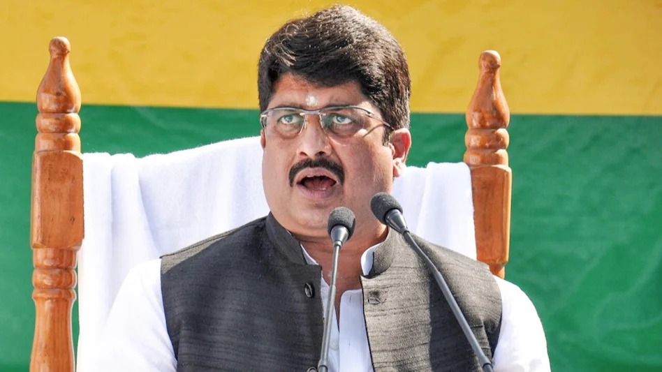 प्रतापगढ़ कुंडा की सियासत में सबसे बड़ा धमाका, राजा भैया के अभेद्य गढ़ पर अखिलेश का सबसे बड़ा हमला, मचा हडकंप