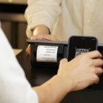 Agra Crime: नाम बदलकर रेस्तरां चलाने का आरोप, पर्यटक ने किया हंगामा; जानें क्या है पूरा मामला