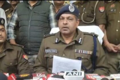 Agra: घने बाजारों में दुकानों के बाहर खड़े वाहनों के नहीं होंगे चालान, पुलिस आयुक्त ने व्यापारियों को दी राहत